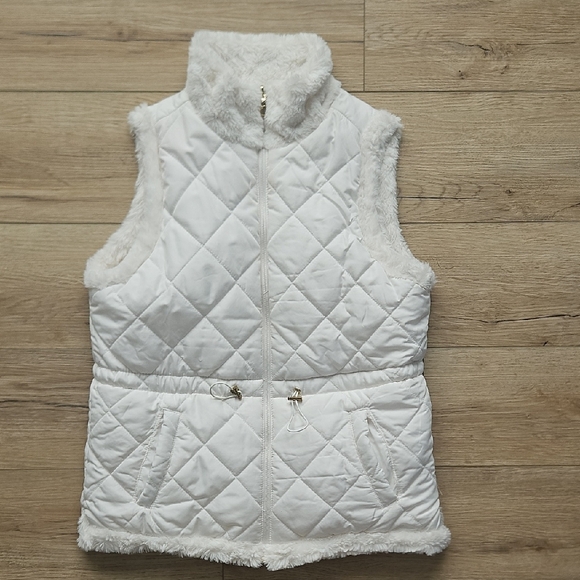 unknown Jackets & Blazers - Reversible White Quilted Or Fleece  Sleeveless Zip Up Vest
